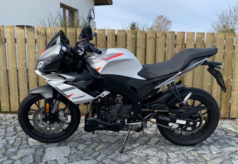 Aprilia tuono 125