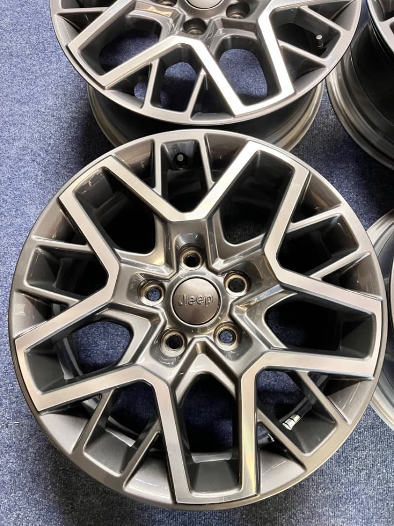 5x127 R18 originál Jeep Wrangler JL rok 2022