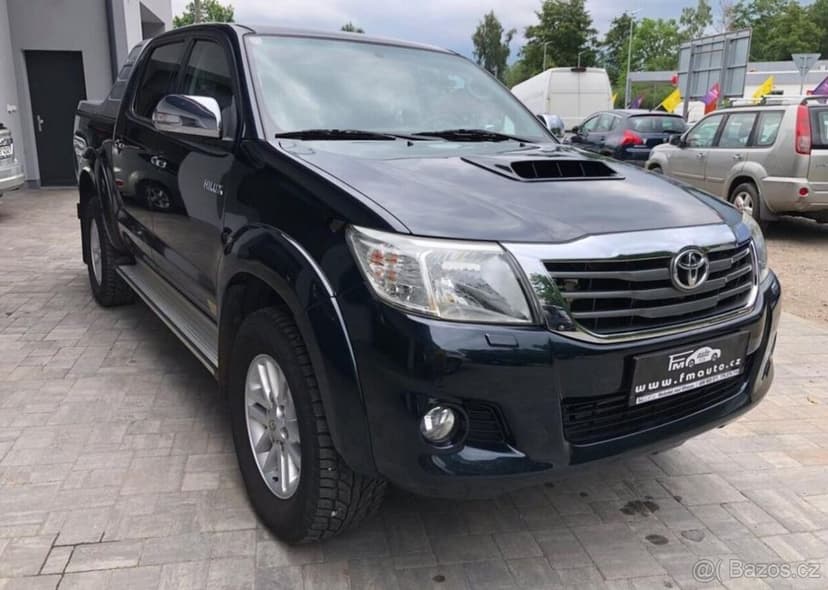 Toyota Hilux 2.5 D-4D nafta manuál 106 kw