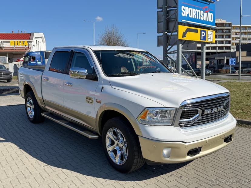 Dodge RAM 1500 Long Horn—5.7 V8 HEMI—2016—4x4—132.000km