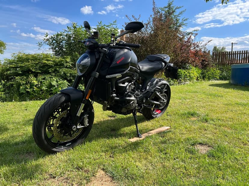 Ducati Monster 937