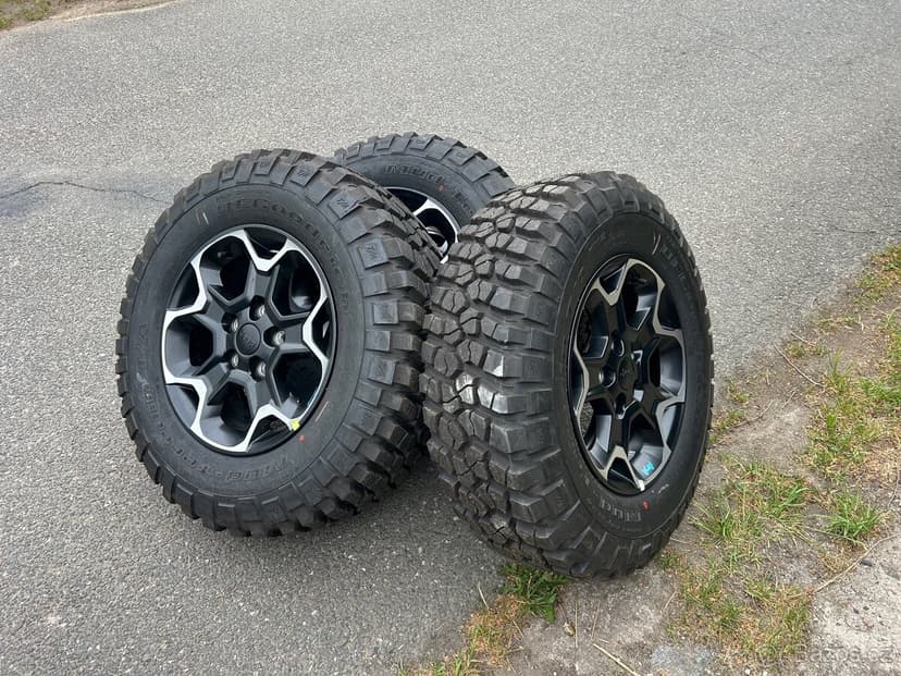 Kola Jeep Wrangler BF Goodrich 255 75 17 MT
