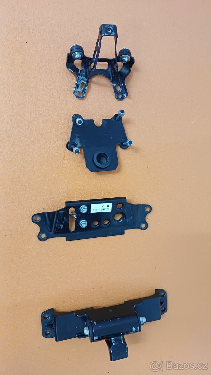 Yamaha MT-10 SP - podsedlová část