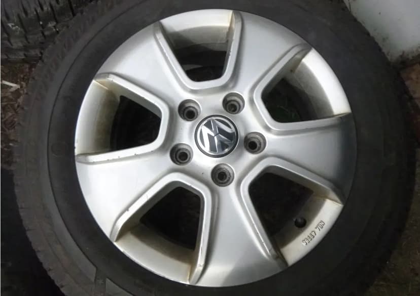 735. 4x Orig VW 5x120 6,5x16 ET62 zim 205/65 r16