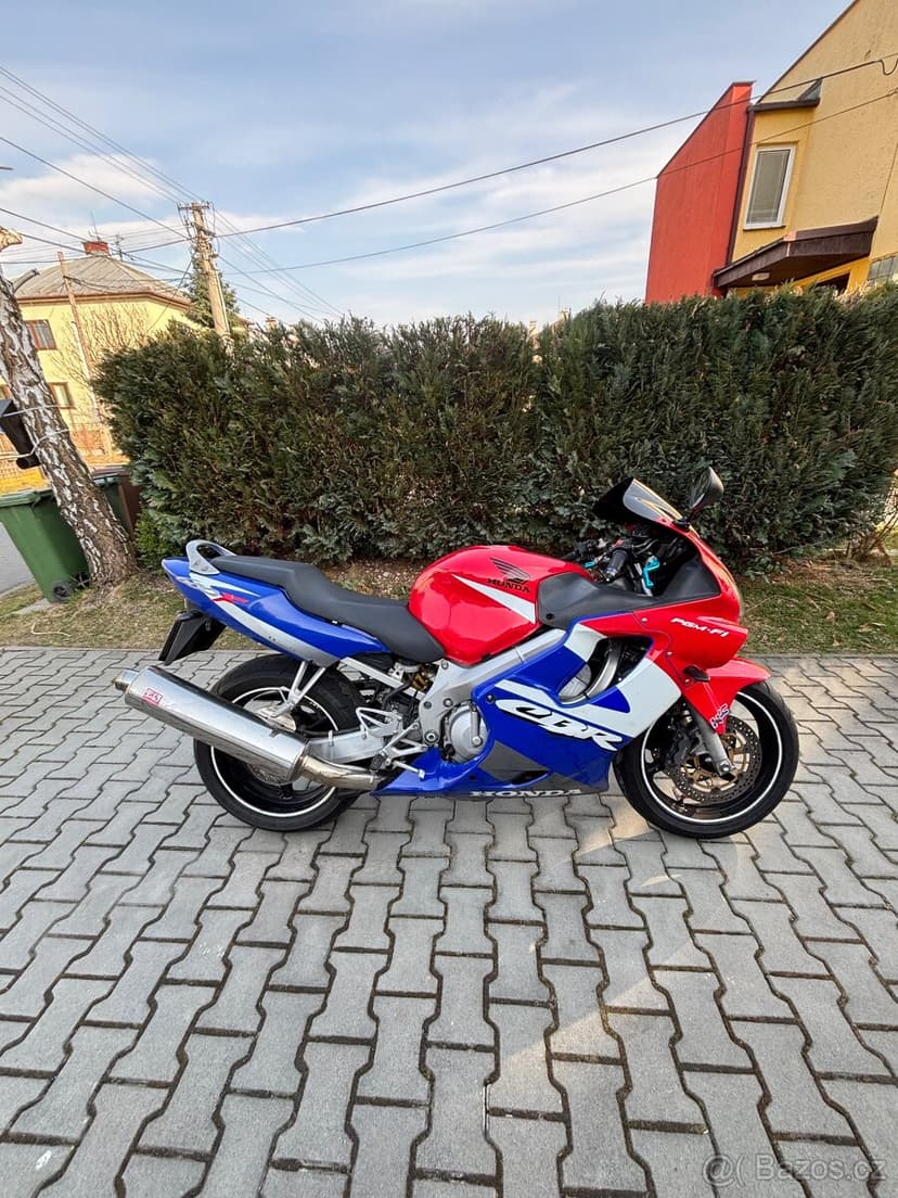 HONDA CBR 600F