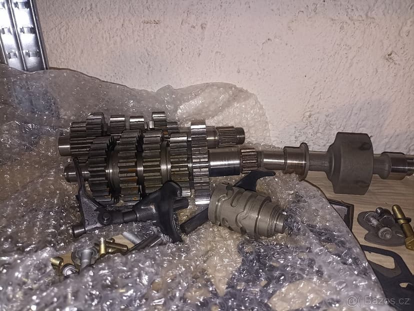 Predám motor Apríla Tuono,Rsv 1000RR