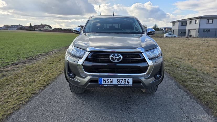 Toyota Hilux 2.8d-4D nové v ČR 1majitel 59430km