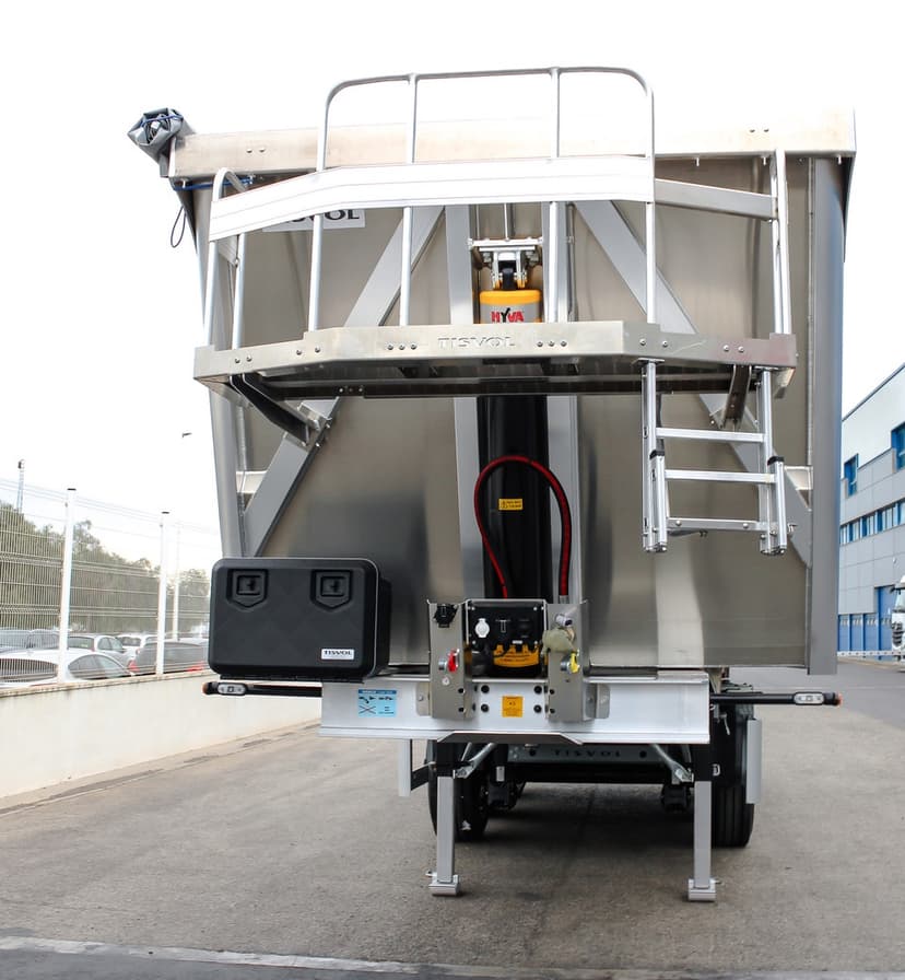 Sklápěcí návěs -Tisvol 43m3 5300kg Ihňed k odberu