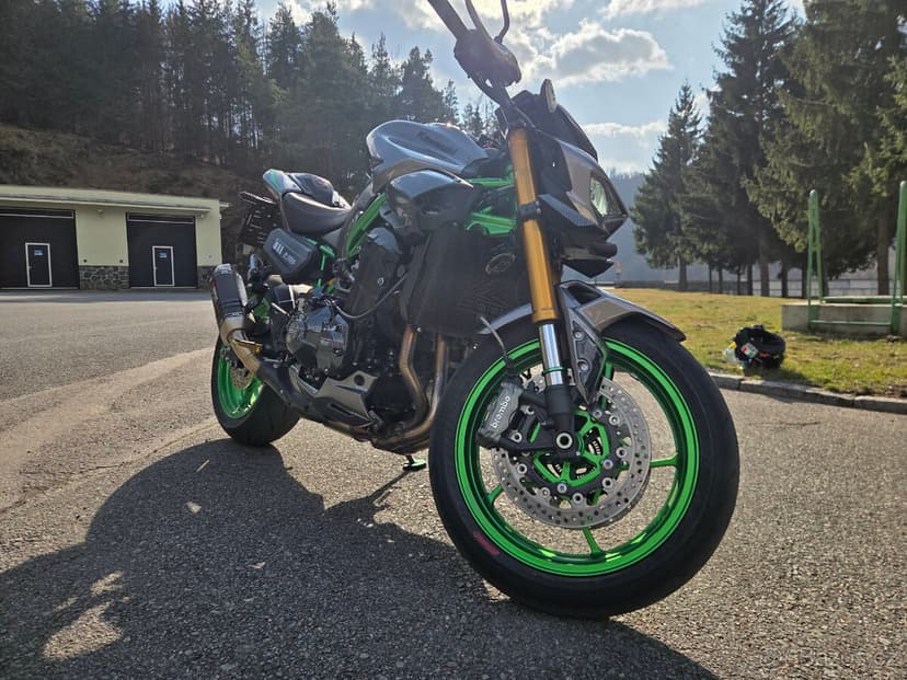 Kawasaki Z900SE 2025