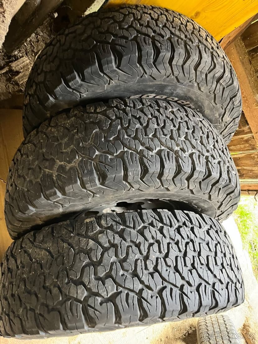 35x12,5 r15 Bfgoodrich all teraine 6x139.7
