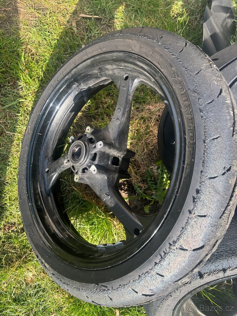 Predni a zadni kolo na Honda CBR 1000RR Fireblade 04-07 SC57