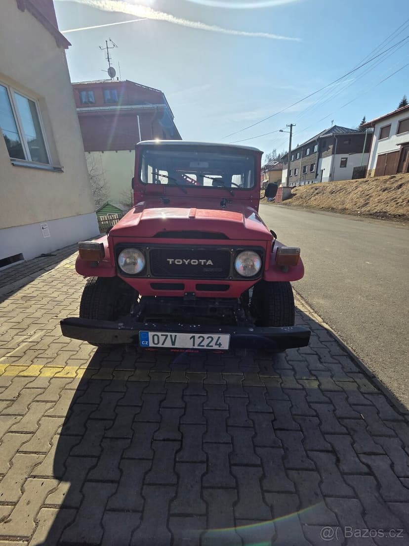 Prodám Toyota BJ 42 Land Cruiser