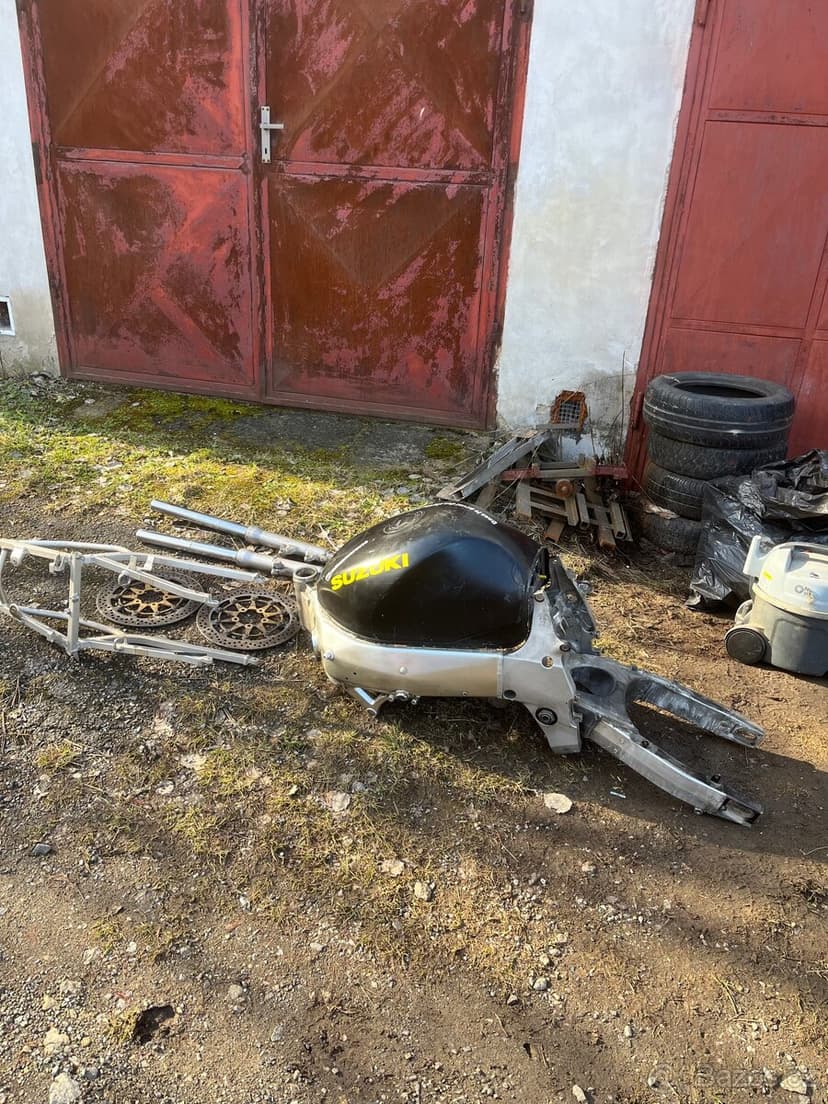 Suzuki GSXR 600 SRAD 1998 S TP