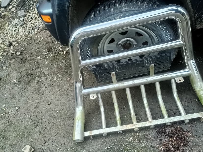 Pevnostní nárazník z Jeep Cherokee / Liberty KJ