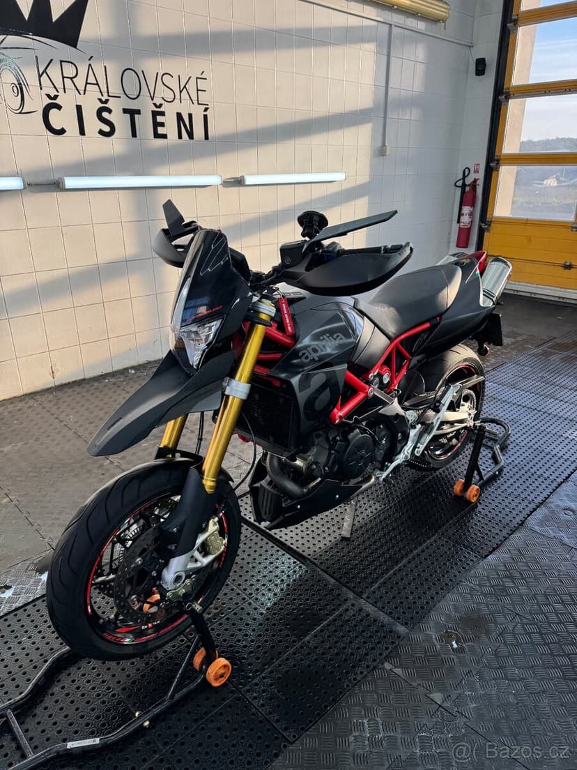 Aprilia Dorsoduro 900