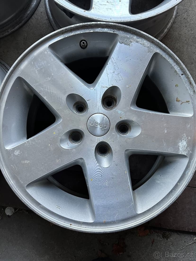 Jeep Wrangler original alu disky 5x127 r17