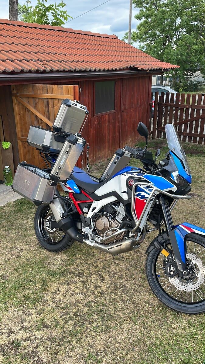 Honda Africa Twin 1100 r.v.2023