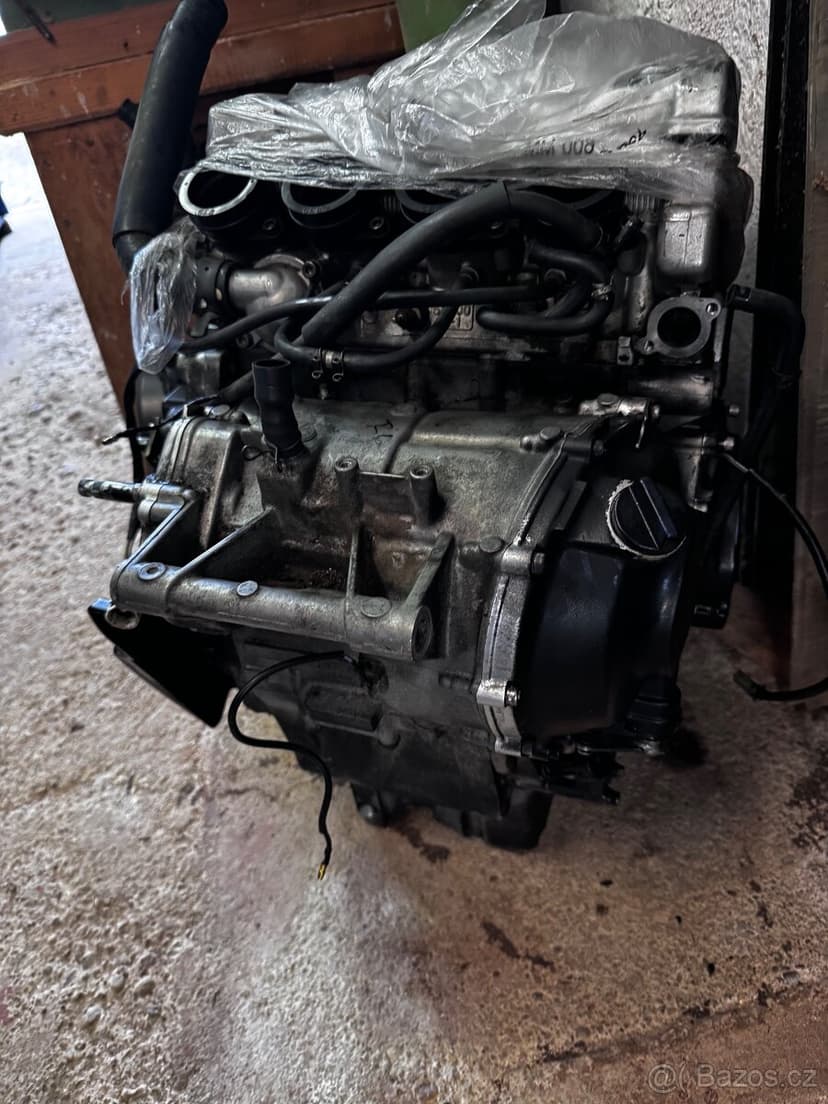 2x motor Yamaha R6 1998-2002