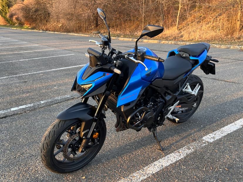 Honda CB750 Hornet 2025