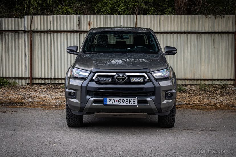 Toyota Hilux 2.8 D 150kW Invincible 1. majiteľ v záruke
