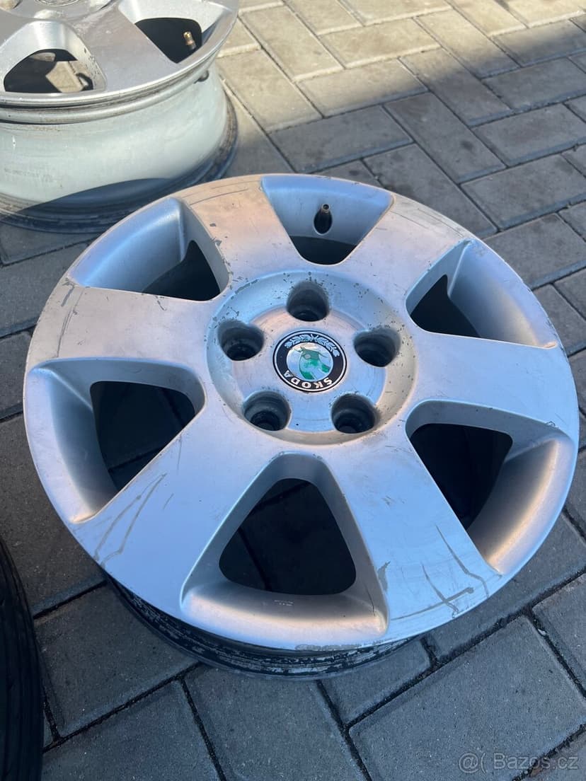 Alu kola 5x112 / R15 (letní pneu )