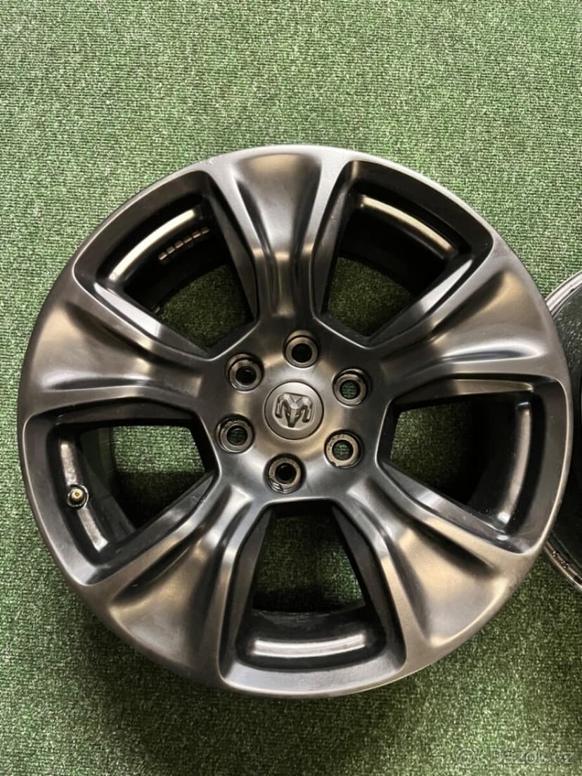 2Ks. Alu Dodge RAM 1500 5.Gen - Black