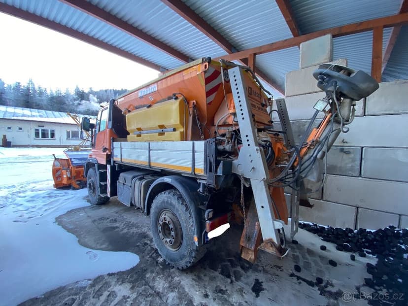 Mercedes Benz UNIMOG U400