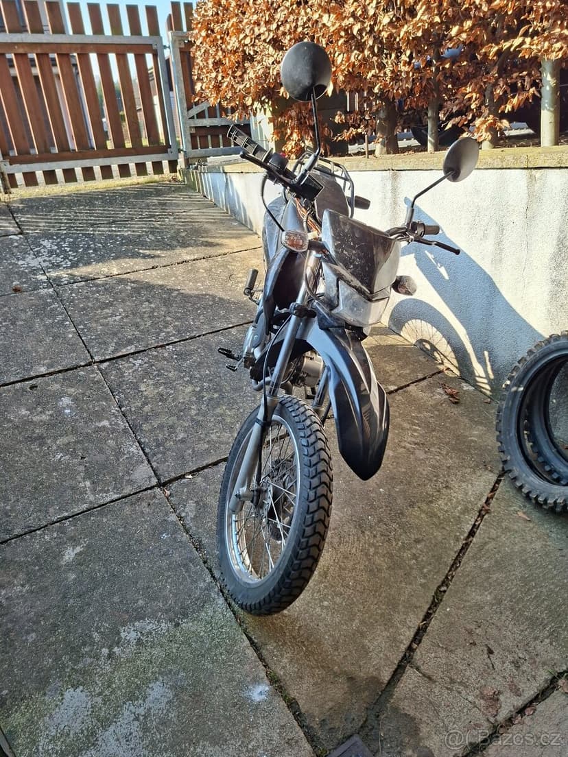 Honda xr 125 l na díly nebo na opravu