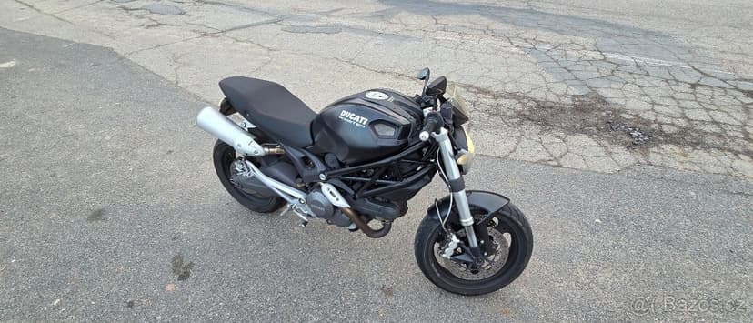 Ducati Monster 696