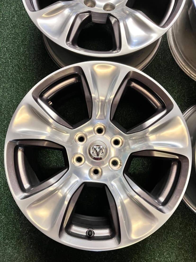 6x139.7 Orig. Dodge RAM 1500 5. Generace - senzory tlaku