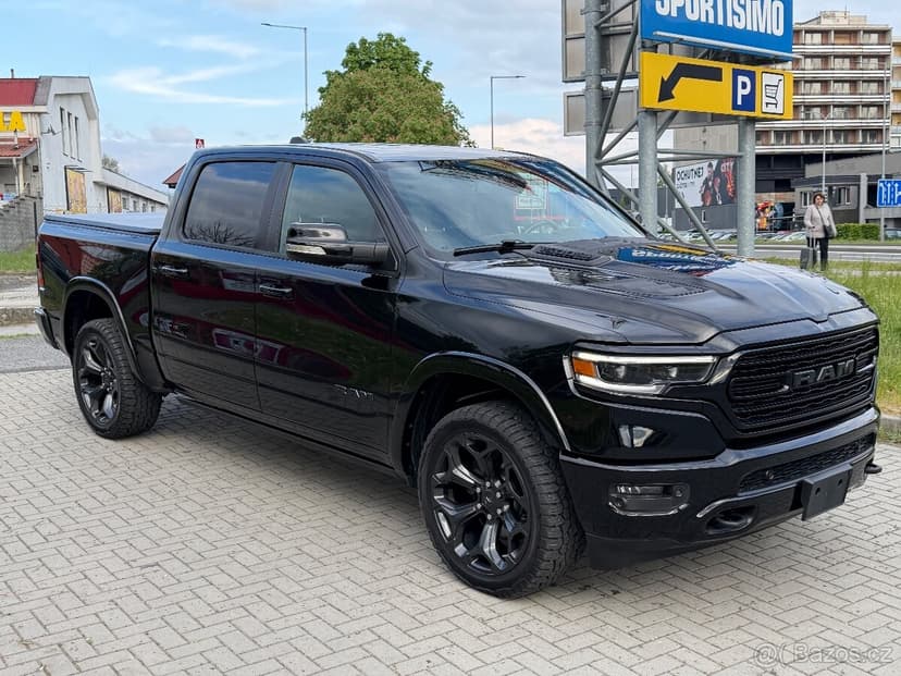 Dodge RAM 1500 5.7 V8 HEMI—LIMITED—2020–ALL BLACK—108.000km—