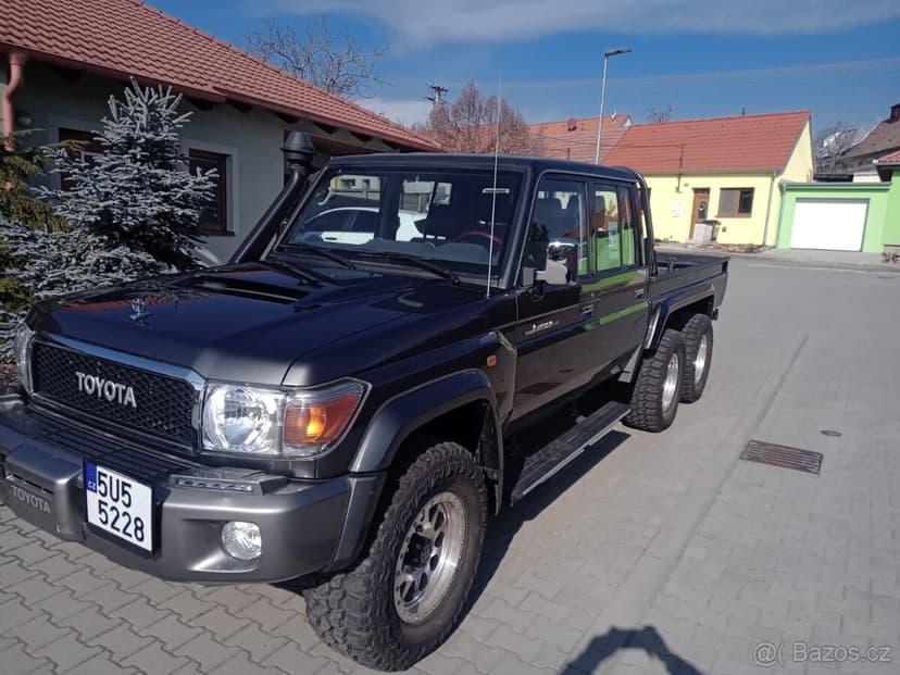 Land Cruiser 79 VDJ 6x6 4,5TD V8 S L E V A