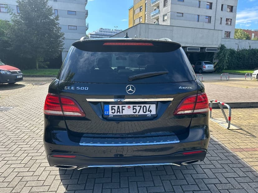 Mercedes-Benz GLE 500 4MATIC SUV, 2016, plná výbava