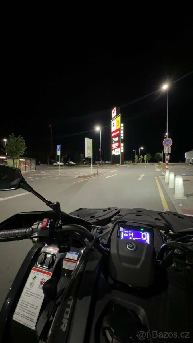 Čtyřkolka CFMOTO Gladiator X520 EPS – Euro5, černá, zánovní