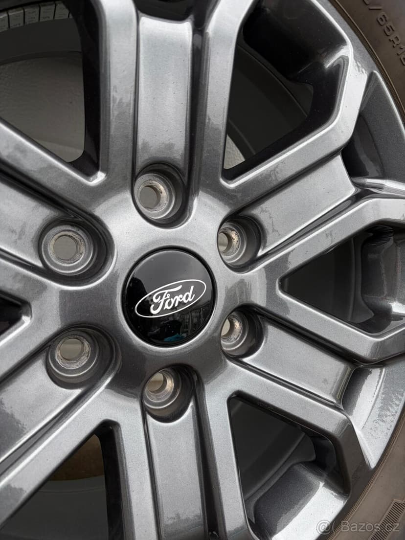 Prodám alu kola na Ford s pneu