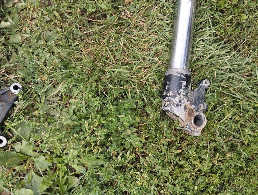 Přední tlumiče Aprilia Pegaso 125