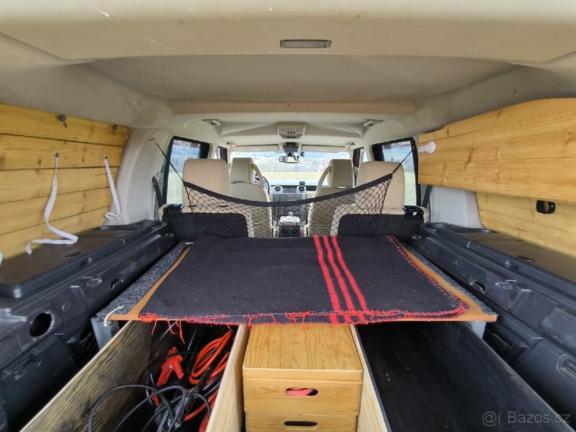 Expediční speciál Land Rover Discovery 3