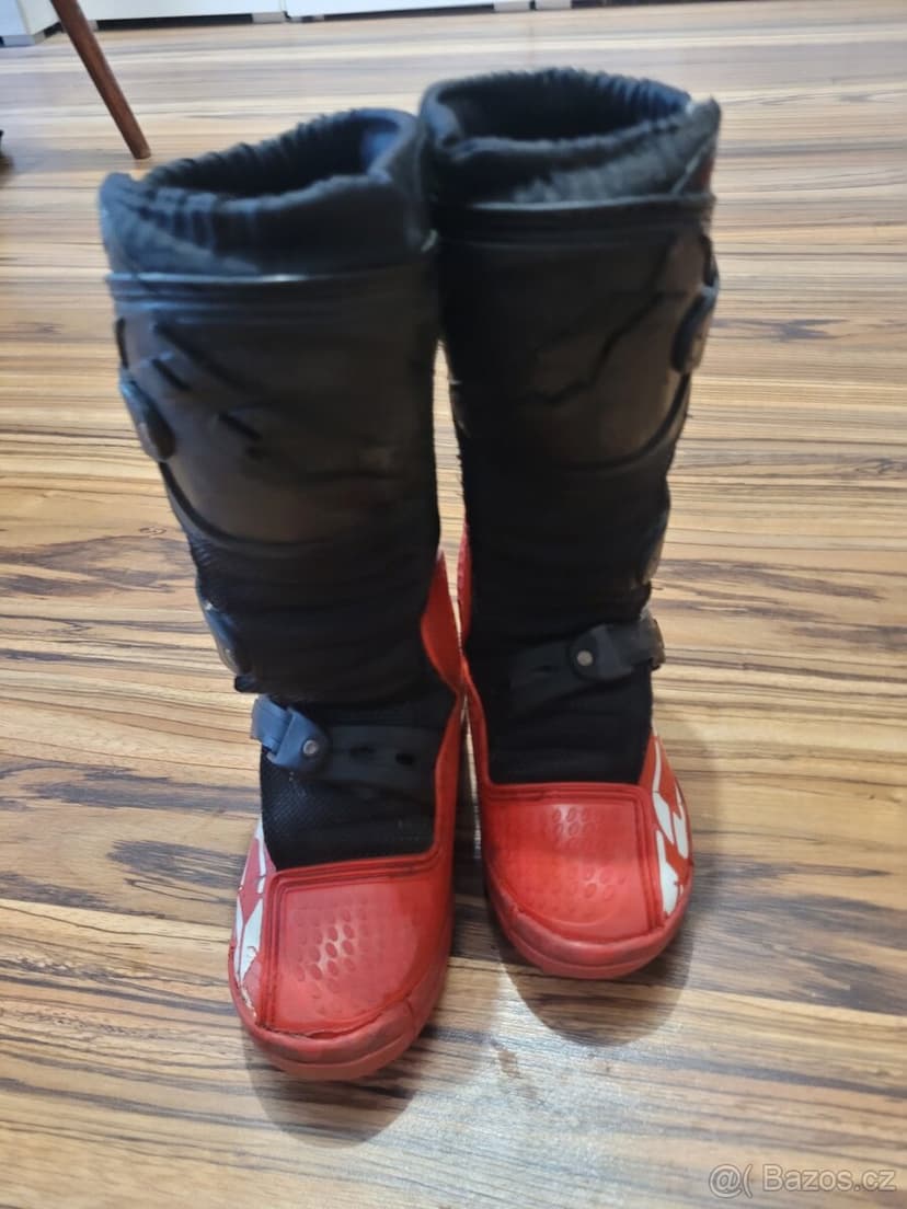 detské čižmy TCX a hrudný a detský chránič LEAT