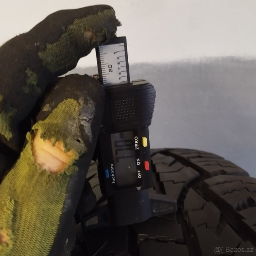 Zimní pneumatiky 215/70/16 NOKIAN