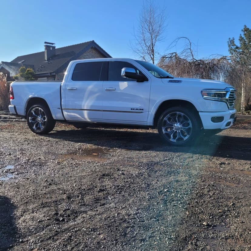DODGE RAM 1500 LIMITED 2022 5,7 HEMI 54000km DPH