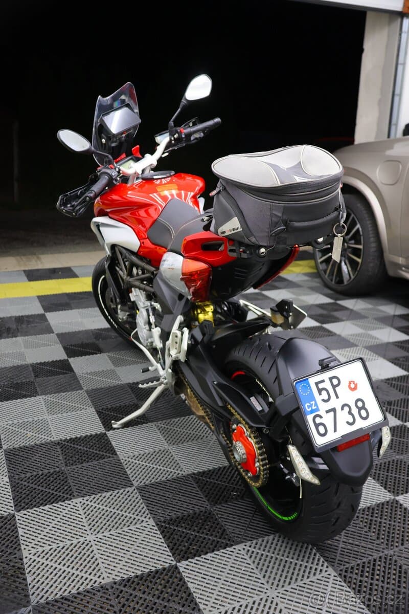 MV Agusta Stradale 800 (2015)