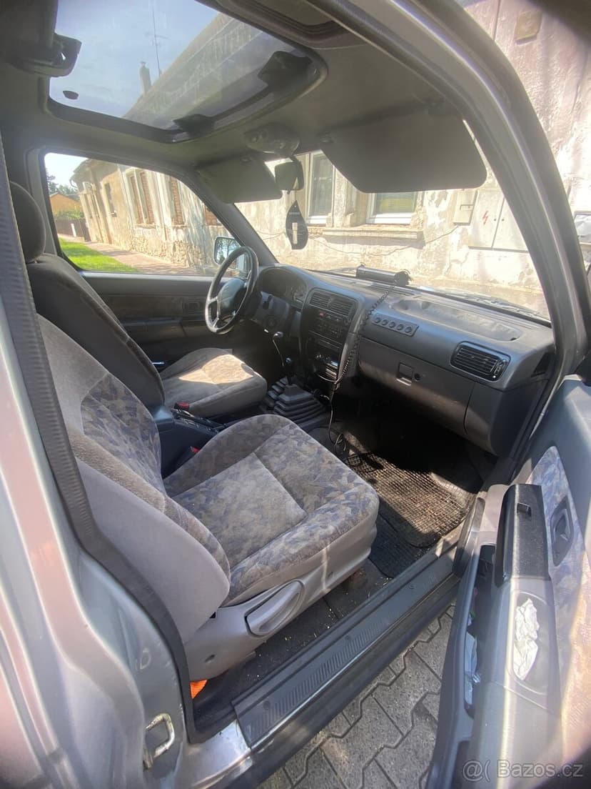 Nissan Navara d22 4x4 nová stk Najeto 126tis