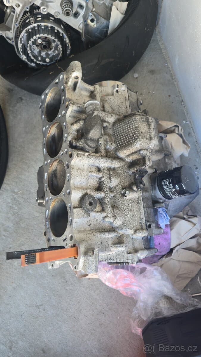 Motor Suzuki GSX-R 1000 L2