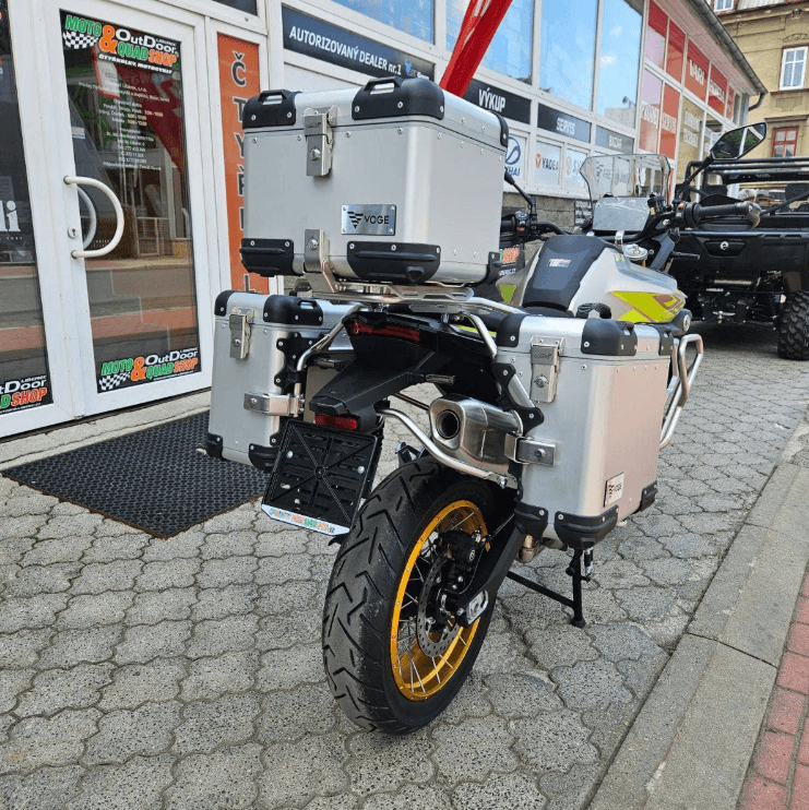 Voge 900 DSX, brzdy Brembo, Kontrola trakce, quickshift