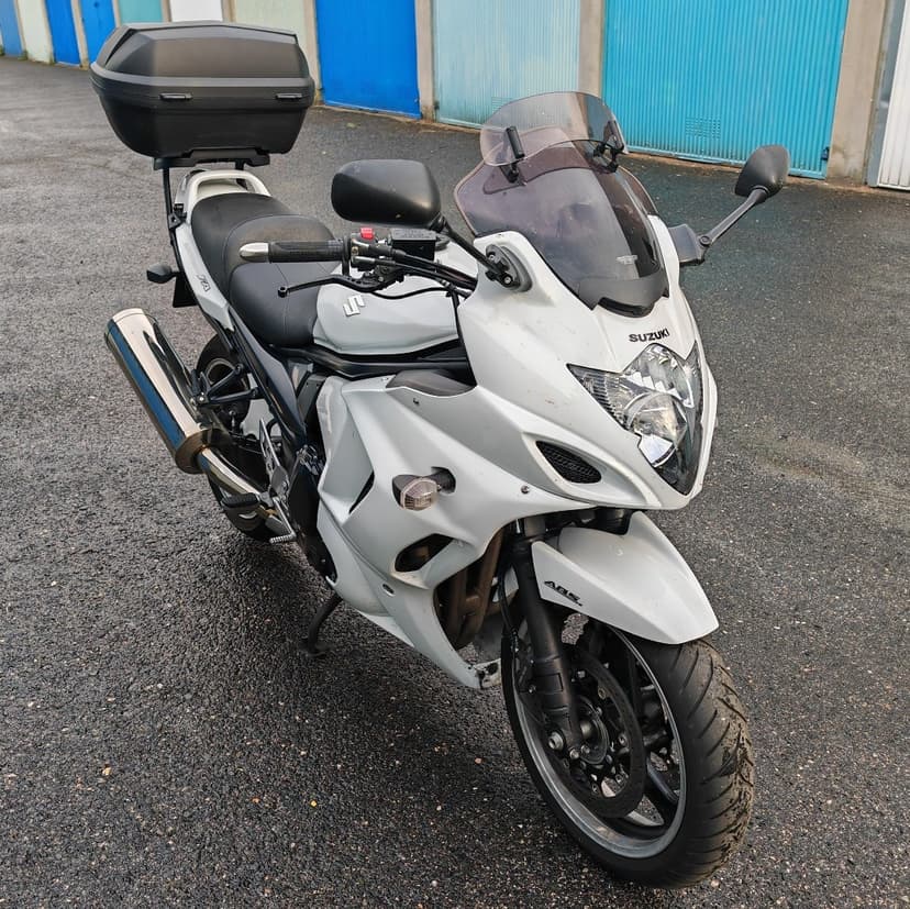 2012 Suzuki GSX 1250 FA nové gumy, olej