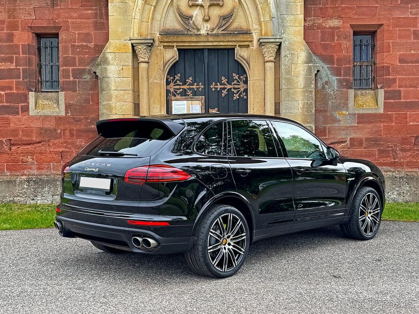 PORSCHE CAYENNE S E-HYBIRD PLATINUM – 416PS – 4x4