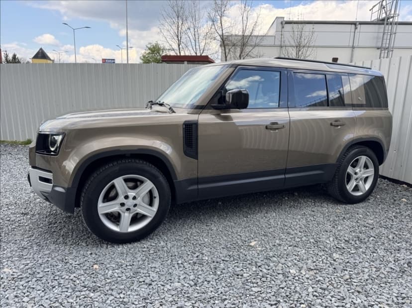 Nabízíme Land Rover Defender 3,0 110 D300 DPH 1.maj původČR