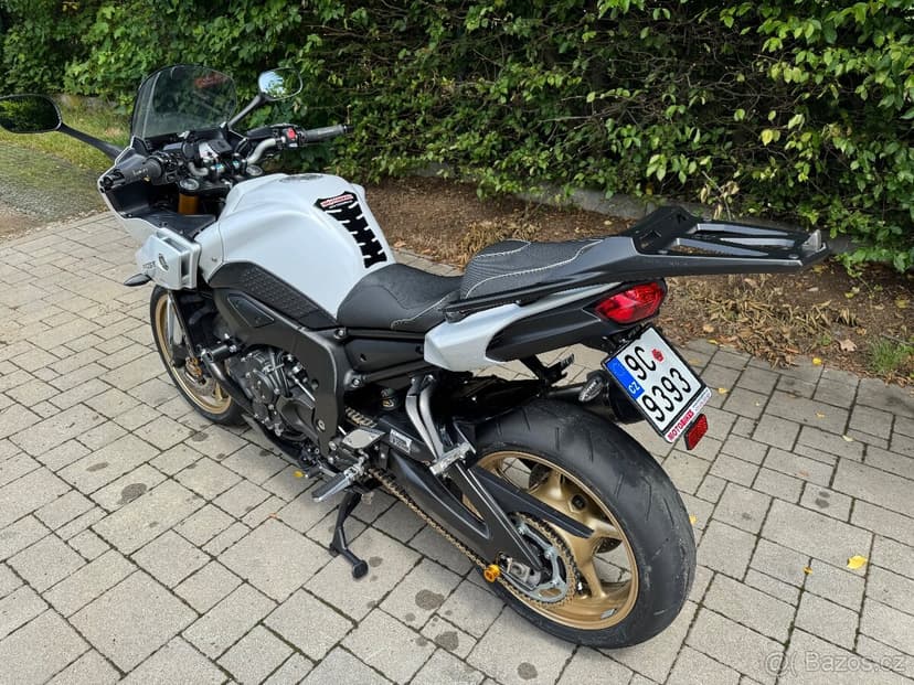 YAMAHA Fz8 Fazer ABS