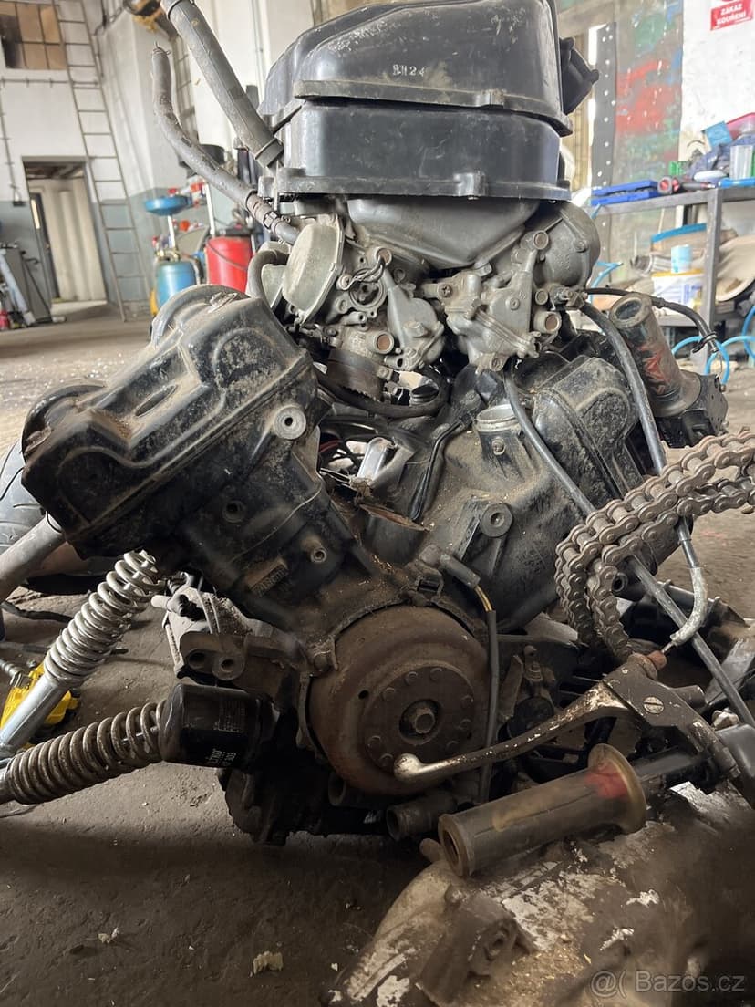 Honda VFR 750 motor, díly