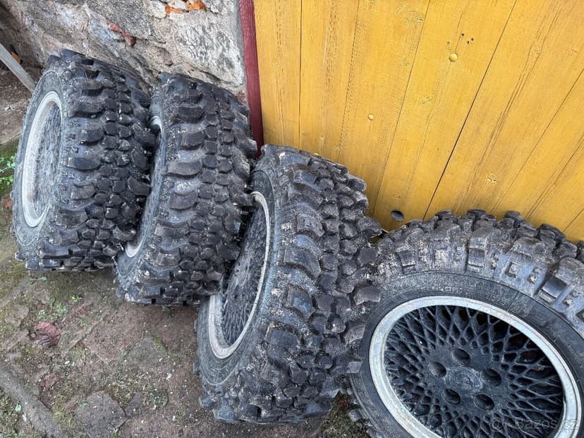 Off-road pneu 15” + disky 5x114.3